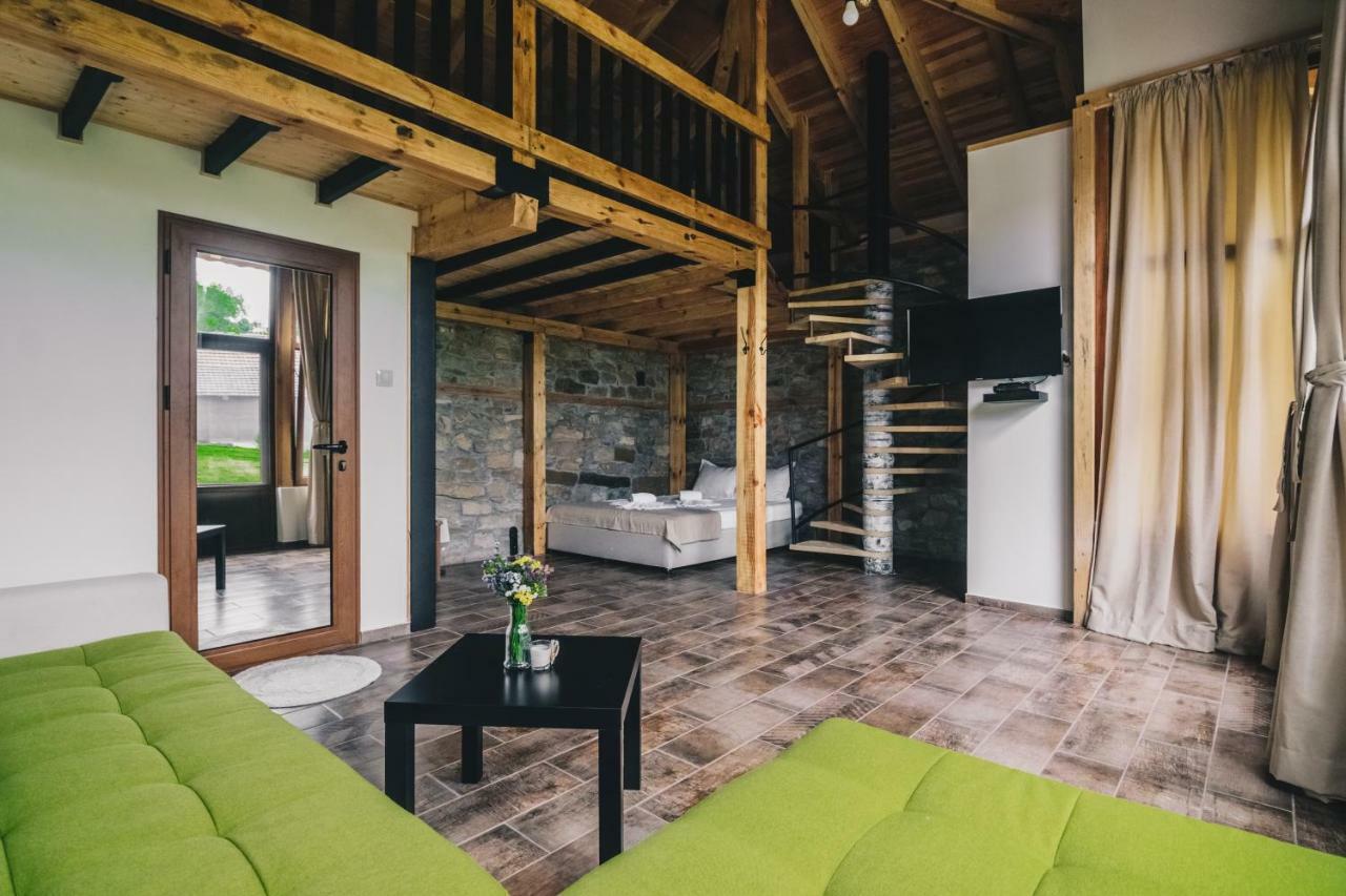 Завоя Hotel Krushuna Bagian luar foto