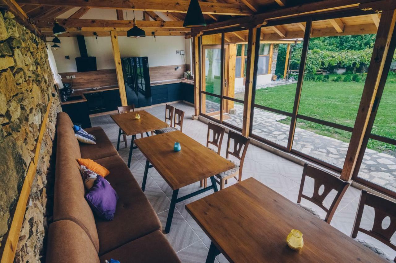 Завоя Hotel Krushuna Bagian luar foto