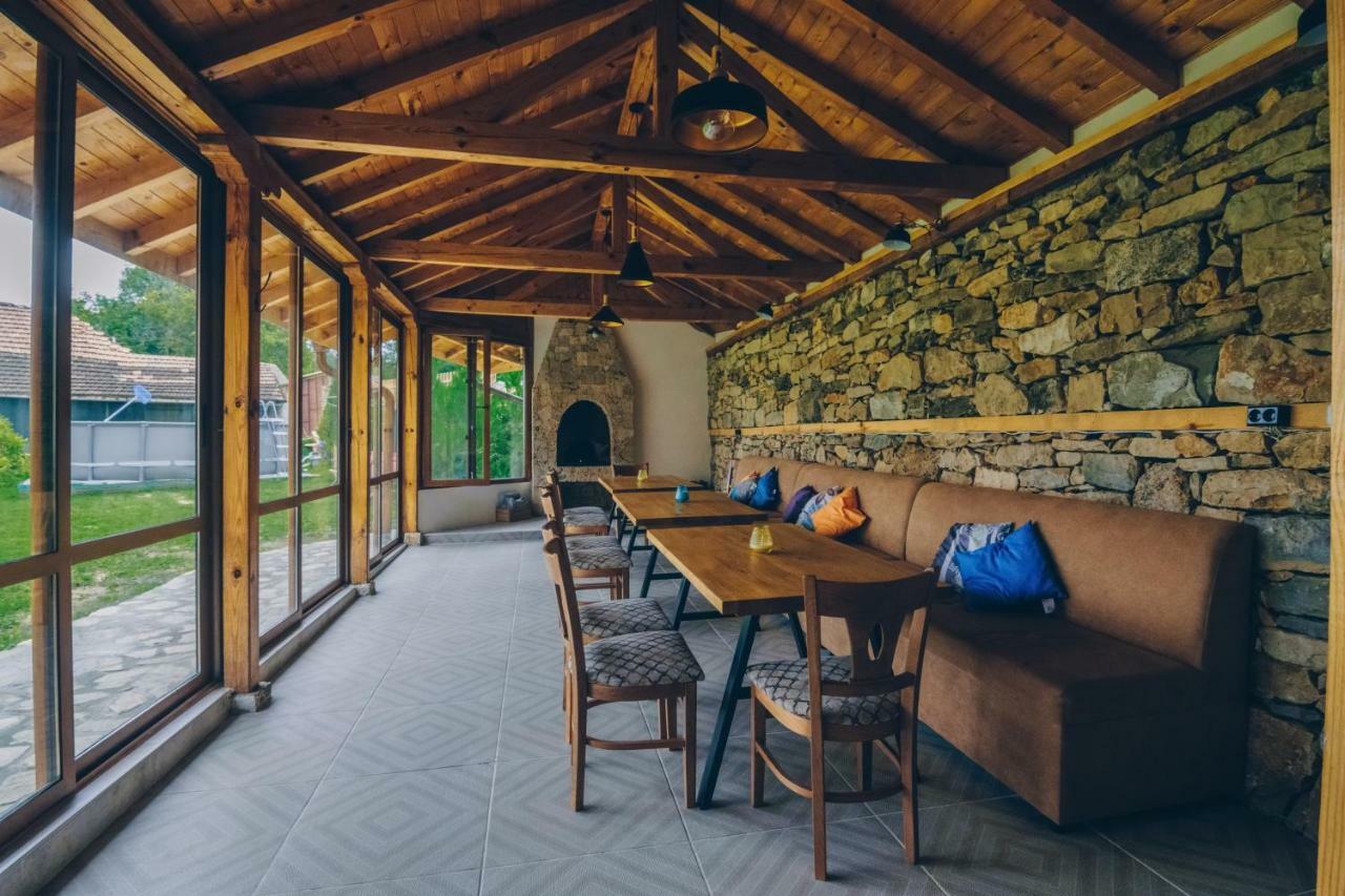 Завоя Hotel Krushuna Bagian luar foto